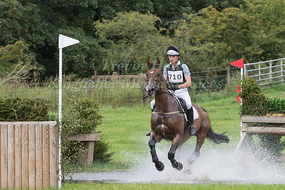THOMAS HAWKE RIDING  FOXDON SUNNY JIM
