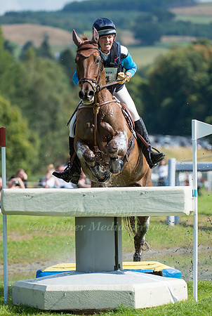 SARAH HOLMES (GBR) RIDING LOWHILL CLOVER