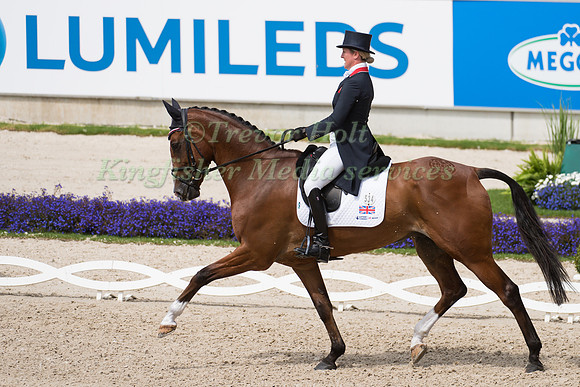 Nicola Wilson (GBR) and One Two Many