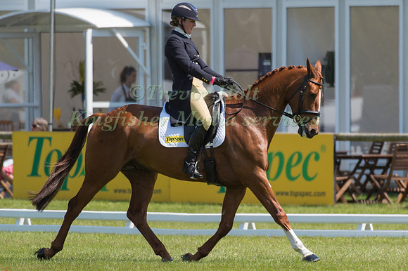 Ibby Macpherson (GBR) riding Ballingowan Diamond