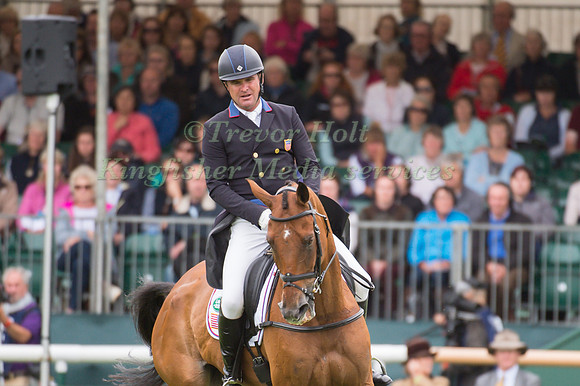 PHILLIP  DUTTON (USA) RIDING FERNHILL FUGITIVE