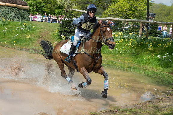 BEN HOBDAY  (GBR) RIDING  MULRY'S ERROR