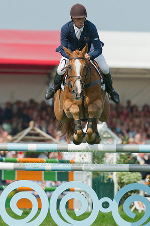 Andrew Nicholson & Nereo