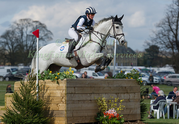 CAROLINE POWELL (NZL) RIDING  SPICE SENSATION