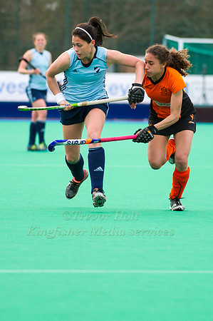 Sam Quek fends off Kerry Williams