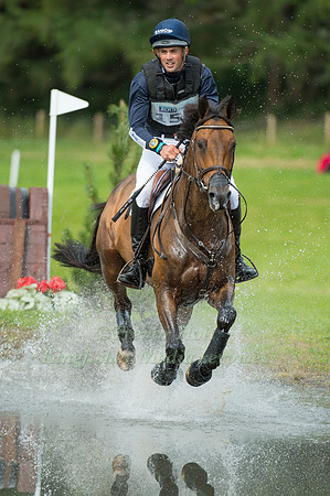 JONATHAN  PAGET (NZL) RIDING ZAZU