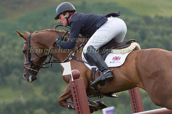 Oliver Townend of Great Britain riding Fenyas Elegance