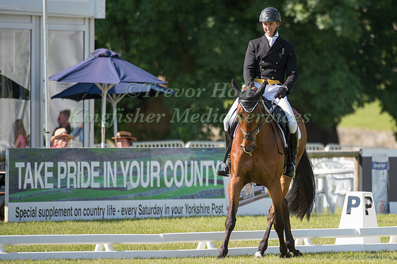 Gubby Leech (GBR) riding Xavier