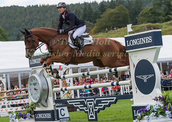 Michael Jung of Germany riding Fischer Takinou