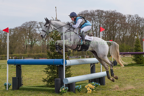 KITTY KING RIDING CRISTAL FONTAINE