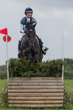 NICOLA WILSON RIDING  BULANA