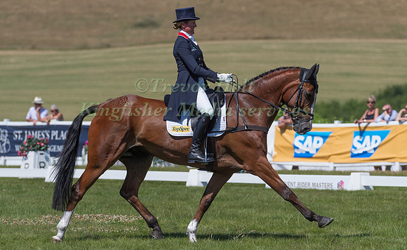 NICOLA WILSON (GBR) AND ONE TWO MANY