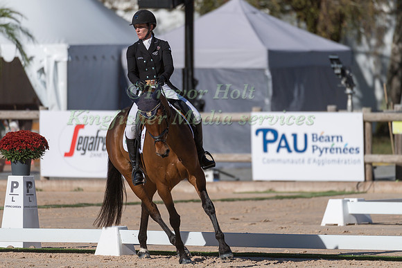 CAROLINE POWELL (NZL) AND FLIPPER K