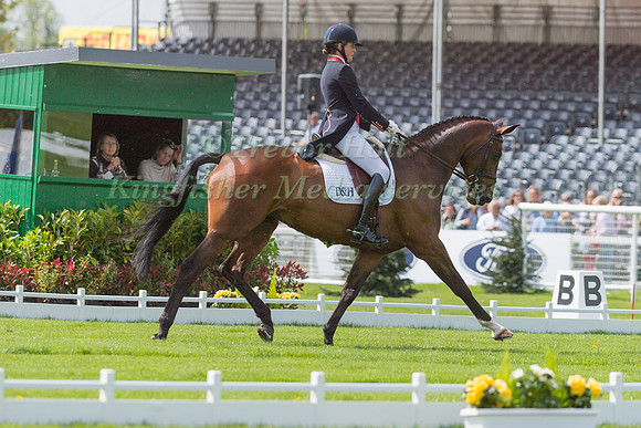 Piggy March (GBR) and Vanir Kamira