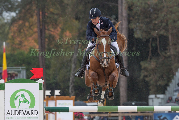 SHARON POLDING (GBR) AND FINDONFIRECRACKER