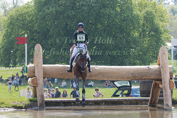 PIGGY FRENCH  (GBR) RIDING  VANIR KAMIRA