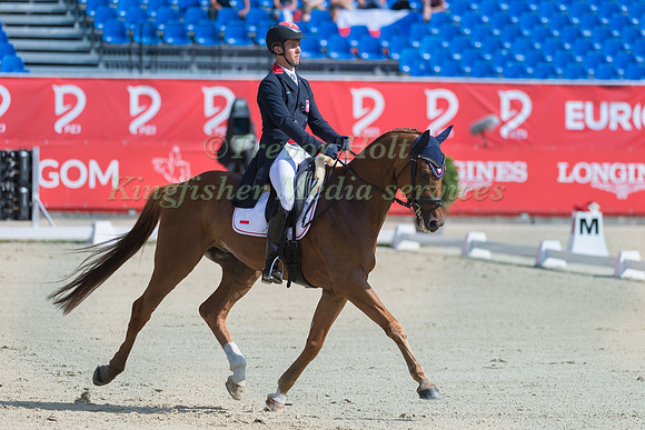 PAWEL SPISAK (POL) AND BANDERAS