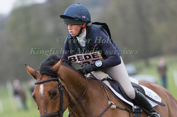 ROSALIND CANTER (GBR) RIDING  NO EXCUSE