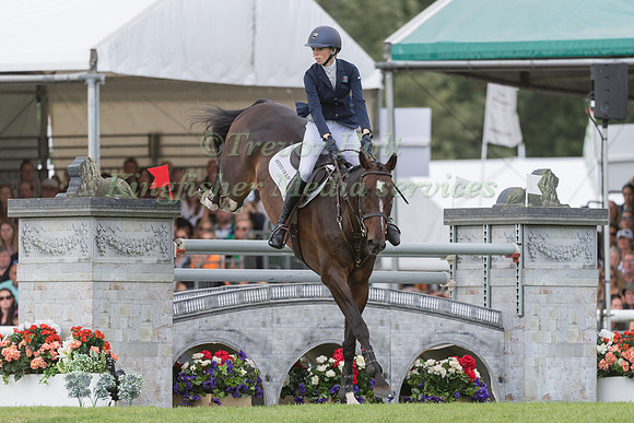 Alice Casburn (GBR) and Topspin