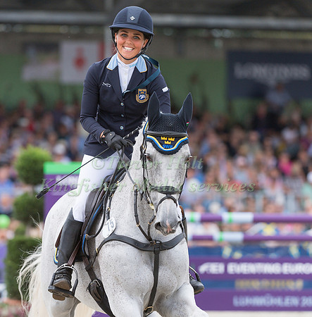Louise Romeike (SWE) and Waikiki