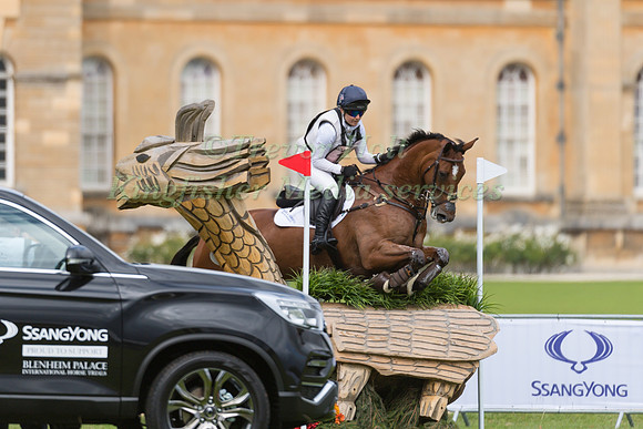 LAURA COLLETT (GBR) RIDING MR BASS