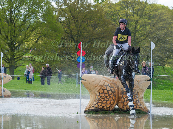 HAZEL TOWERS (GBR) RIDING  SIMPLY SMART COMPETING IN THE CROSS COUNTRY PHASE OF THE  CIC THREE STAR COMPETITION AT THE  2017 DODSON AND HORRELL CHATSWORTH INTERNATIONAL HORSE TRIAL.