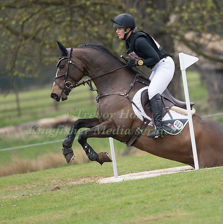 ELIZABETH  POWER RIDING REENMORE DUKE-2