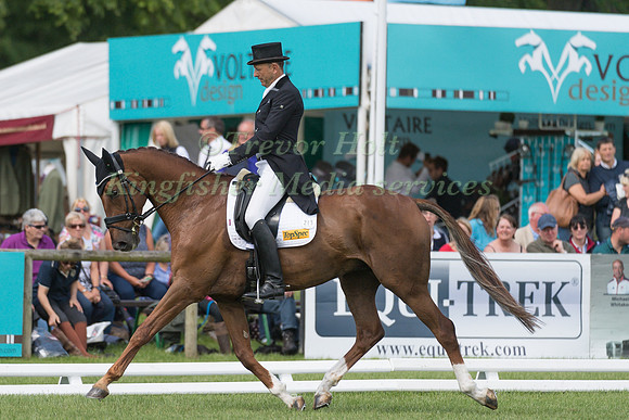BILL  LEVETT (AUS) AND LASSBAN DIAMOND LIFT TAKING PART IN THE DRESSAGE PHASE OF THE  CIC THREE STAR COMPETITION AT THE 2017 EQUI-TREK BRAMHAM INTERNATIONAL HORSE TRIALS