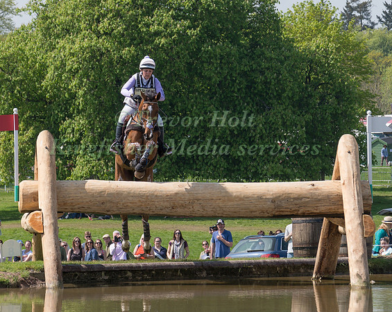 GEMMA TATTERSALL GBR) RIDING  PAMERO 4