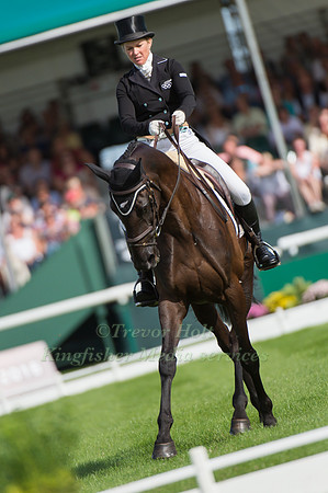 JONELLE  PRICE (NZL) RIDING CLASSIC MOET