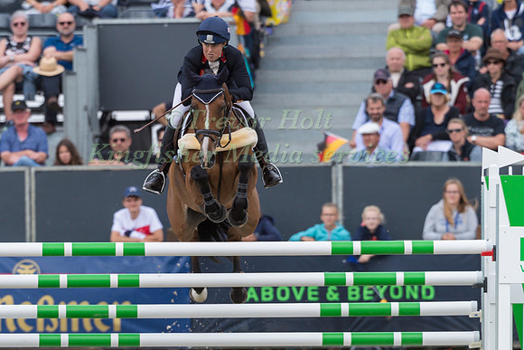 Pippa Funnell (GBR) and Majas Hope