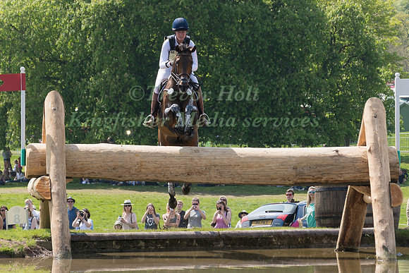LAUREN KIEFFER (USA) RIDING  VERONICA