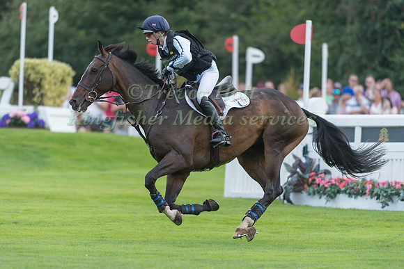Alice Casburn (GBR) and Topspin