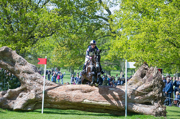 Nana Dalton (GBR) riding Absolut Opposition