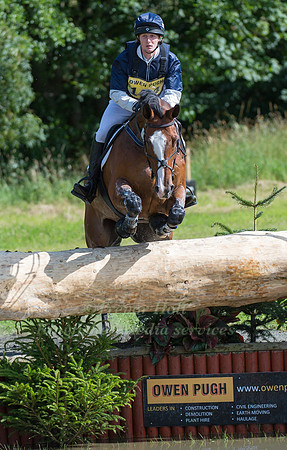 Paul Sims (GBR) riding Glengarnock