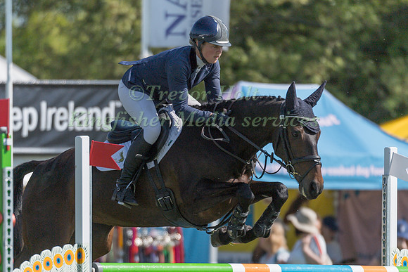 KAT RAYBOULD AND DIAMOND DANCING HETTIE