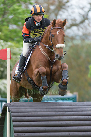 Melanie Wilder (GBR) riding Trefeinon Gigolo