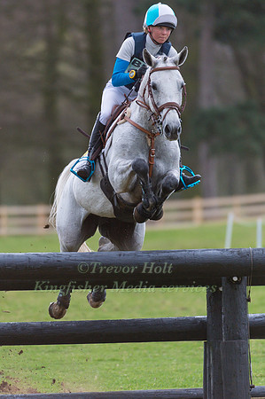 VEERA PELTOKANGAS  RIDING  SILVER MINNIE