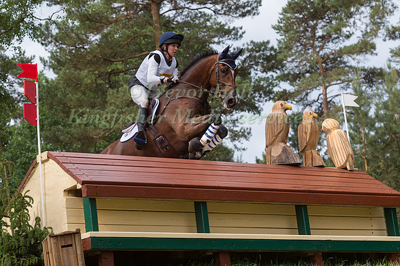 ELISABETH HALLIDAY-SHARP (USA) AND DENIRO Z