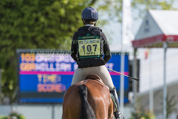Pippa Funnell (GBR) and  Billy Walk On