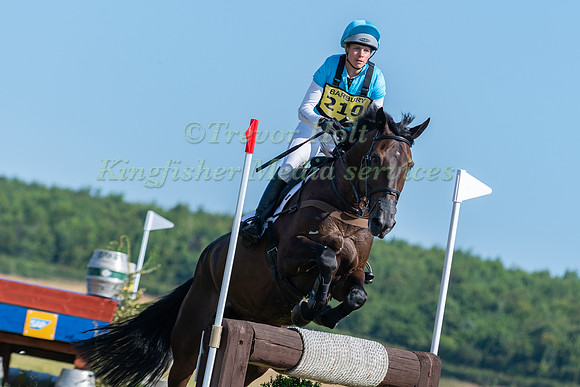 IZZY TAYLOR (GBR) AND NEWMARKET GLIDER