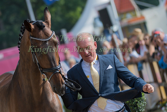 JÖRG KURBEL (GER) AND JOSERA'S ENTERNTAIN YOU
