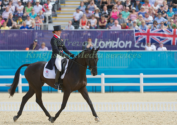 Nicola Wilson and Opposition Buzz