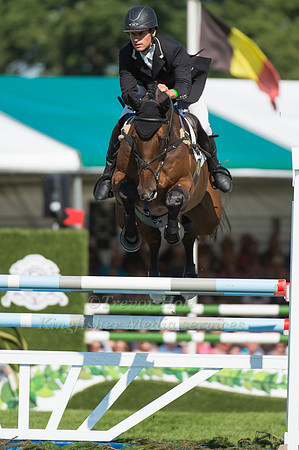 Tom D Crisp (GBR) and  Coolys Luxury