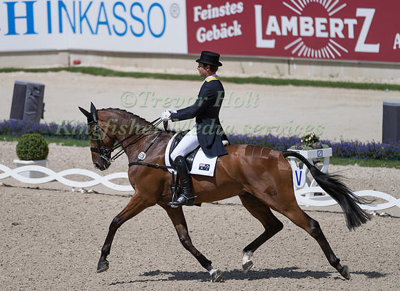CHRISTOPHER BURTON (AUS) AND NOBILIS 18