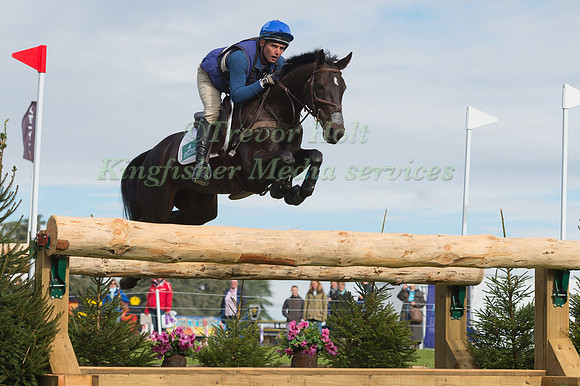 ANDREW JAMES AND LAPDANCER TAKING PART IN THE CCI THREE STAR CROSS COUNTRY AT THE SSANGYONG BLENHEIM PALACE INTERNATIONAL HORSE TRIALS