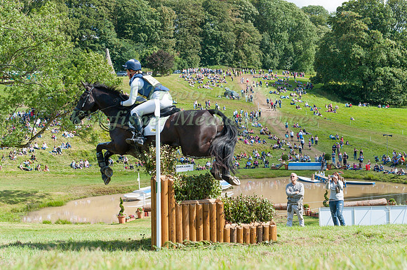 Nicola Wilson and Opposition Buzz