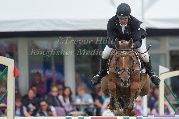 Andrew  Nicholson (NZL) riding Teseo