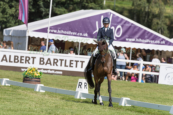KIRSTY CHABERT  AND CLASSIC VI