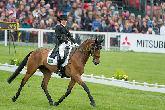 Sarah Bullimore (GBR) riding Reve Du Rouet